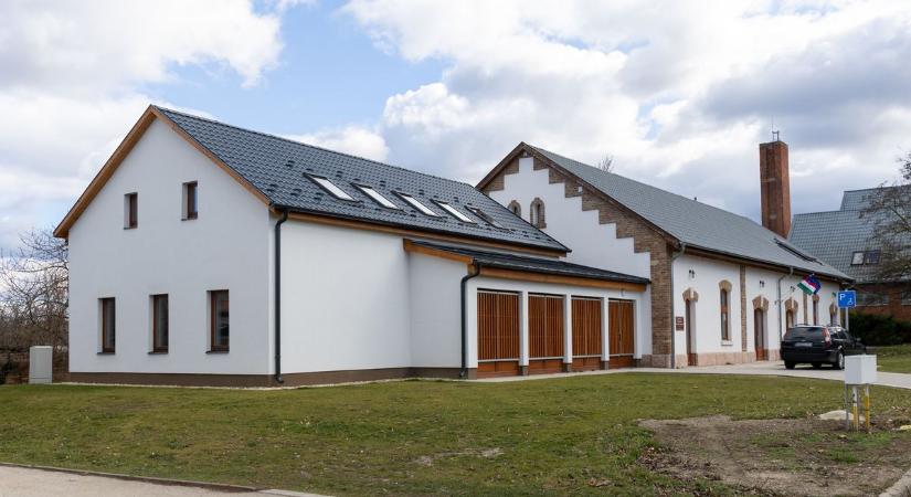 Süttő büszkesége megújult – kibővítették a kőfaragók egykori otthonát