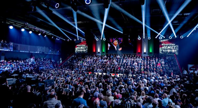 Orbán Viktor: 230 ezer digitális harcosunk van