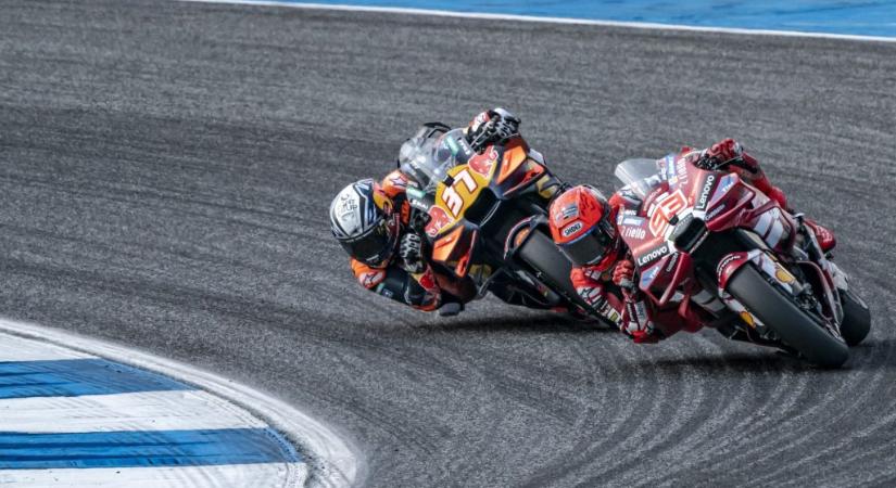 Furcsán rajtolt a MotoGP szezonja: a versenybírók mondták meg, ki nyerjen