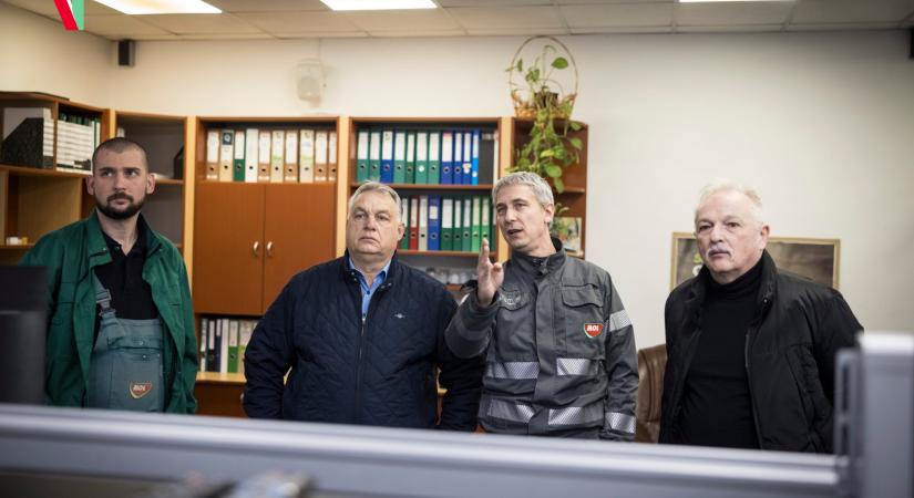 Orbán Viktor személyesen ellenőrizte a katonai védelem alatt álló százhalombattai olajfinomítót