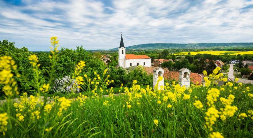 Gyógyító erő fakad ebben a kisvárosban, már Szent István is ehhez a legendás hegyhez járt