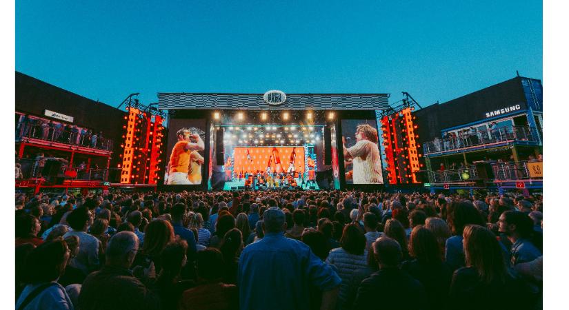 Rendszerváltás-hangulat a színpadon: újra együtt a Katona és a Budapest Park