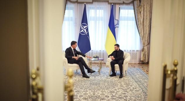 A NATO-főtitkárral egyeztetett Zelenszkij