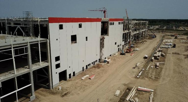 Több munkavállaló kapott mérgezést a debreceni CATL akkumulátorgyárban, a vállalat vizsgálatot indított