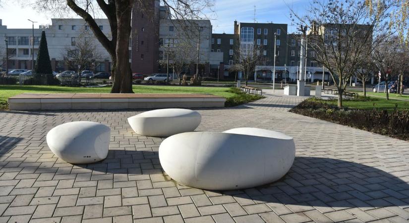 Teljesen megváltozott a belváros: rá sem ismernek a helyiek! Fotókon a látványos átalakulás