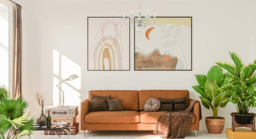 Egy fazékfedővel takarítja patyolatra a kanapét: zseniális trükk otthonra