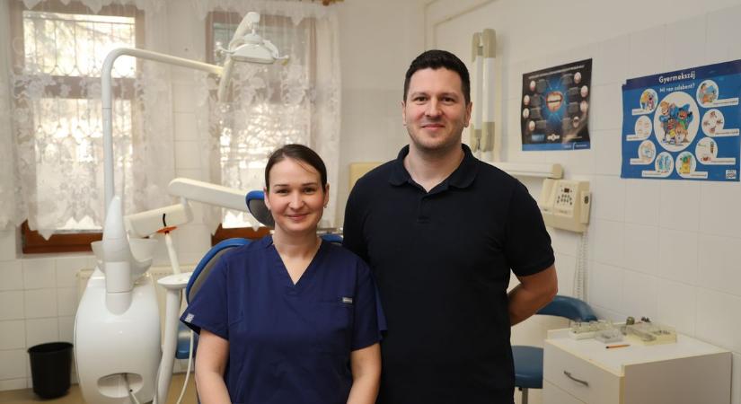 „Most érkezett el az idő” – hazatér az új mezőfalvi fogorvos, őt várja mindenki