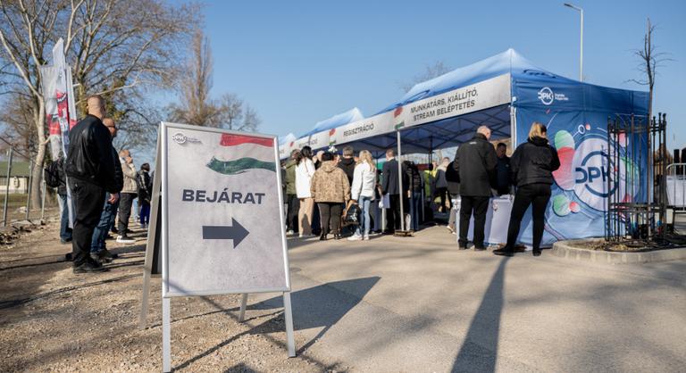DPK-gyűlés Esztergomban: Az soha nem jó, ha a szomszédoddal folyamatosan vitázol