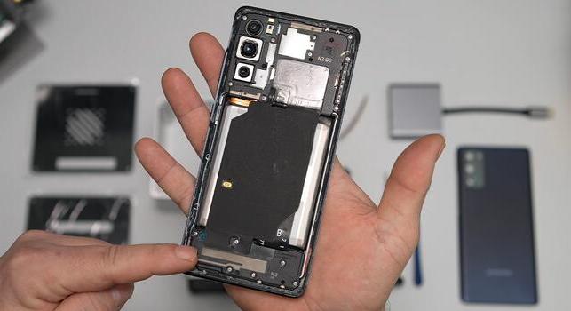 Szemét helyett akár a következő számítógéped is lehet a régi telefonod