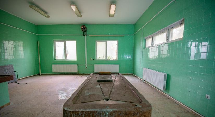 Mosdós újra a figyelem középpontjában: fotók kerültek elő a régi patológiáról