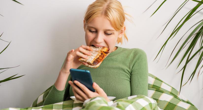 Ágyban eszünk és rettegünk a vendégektől – ijesztő adatok derültek ki a magyarok szokásairól