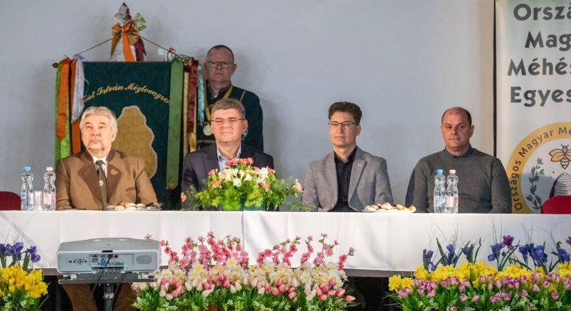 Mézkóstolás és szakmai csúcstalálkozó a VOK-ban (galéria)