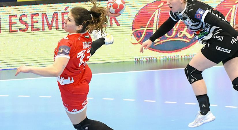 Lelépte az egyik fő ellenfelét a DVSC