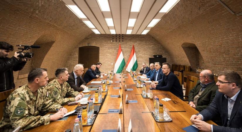 Szijjártó: dupla bűnnek számít, hogy az ukránok kulcsfontosságú szállítási útvonalat blokkolnak