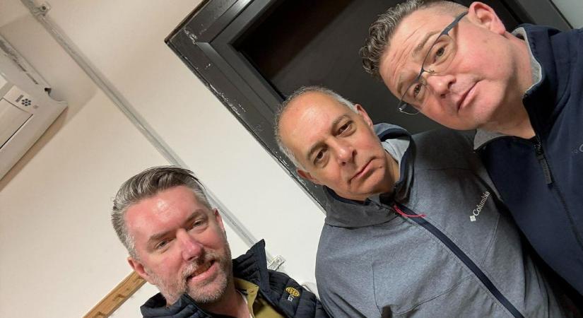 Izraelben ragadhat a szegedi küldöttség: az óvóhelyről adtak interjút