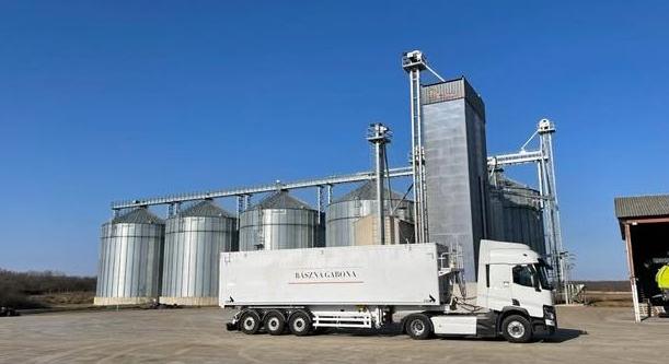 Az állam gyorsan kifizette a Kósa Lajos rokona által összehozott csőd károsultjait 6,5 milliárddal