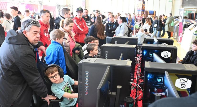 Gamer őrület a repülők árnyékában, filmhősök jelenlétében zajlott a szolnoki expo – galériával és videóval