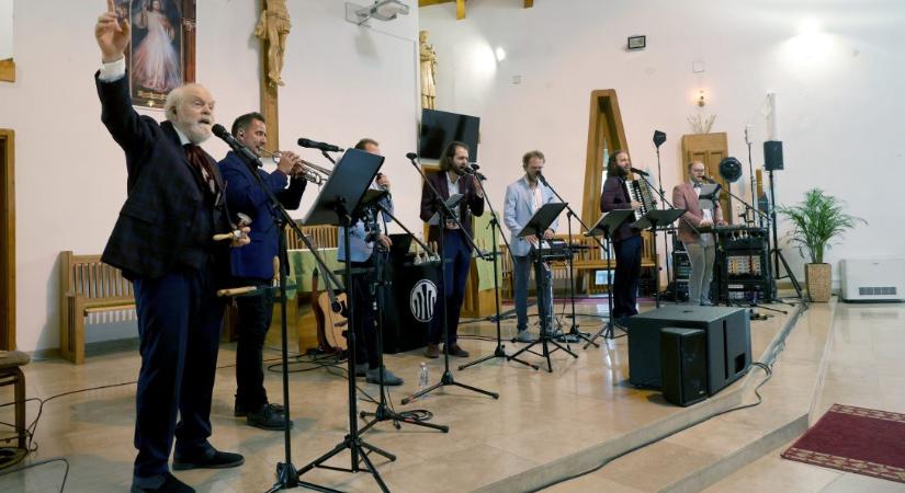 Hírmozaik – február 28.