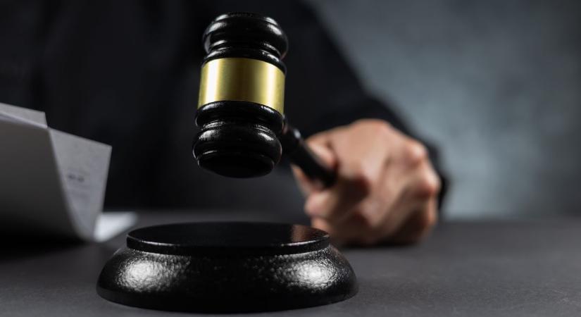 „Jó erkölcsbe ütközött” – vissza kell fizetnie közel 42 milliót a volt főjegyzőnek