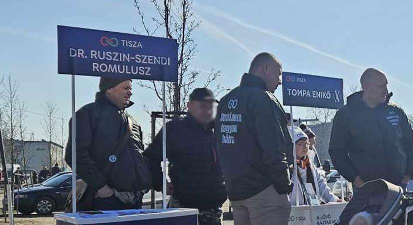 „Ellenséggel ne beszélj!” – konfliktusok alakultak ki az ellenzéki pártok aláírásgyűjtő pultjainál