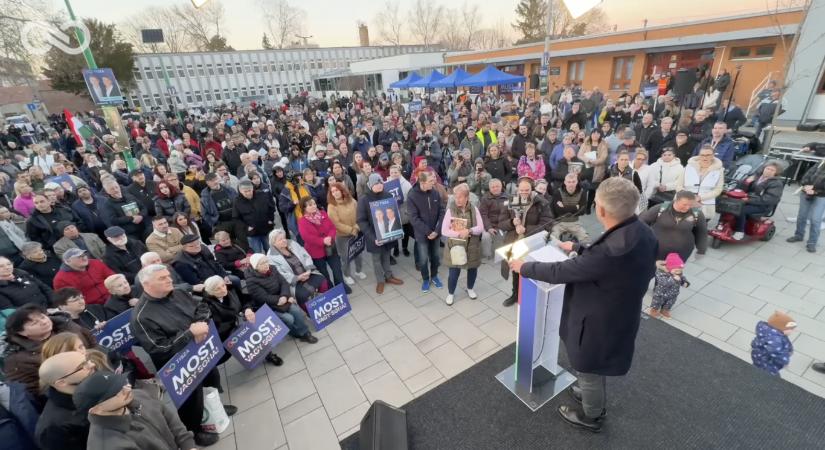 Magyar Orbánnak: Attól nem lesz kőolaj a Barátság-vezetékben, mert Facebook-posztokat írogat