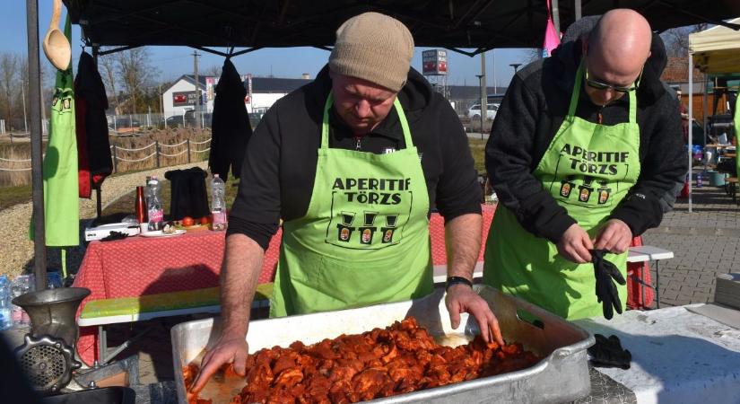 Csapatok, kések és a híres toros káposzta: Karcag a hétvégén a vármegye gasztrofővárosa lett