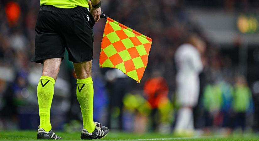 Drágul az időhúzás: Ötmásodperces szabályt vezet be az IFAB a bedobásoknál és kirúgásoknál