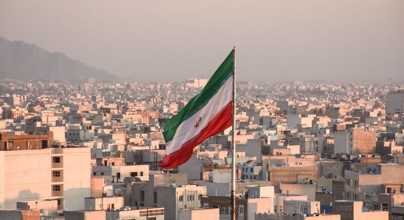 Irán meglépte: vége az olajszállításnak, lezárták a Hormuzi-szoros