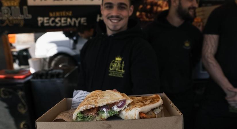 Enne egy jó kenguruszalámit? 56 ezer forintért bevásárolhat belőle a győri Csülökparádén