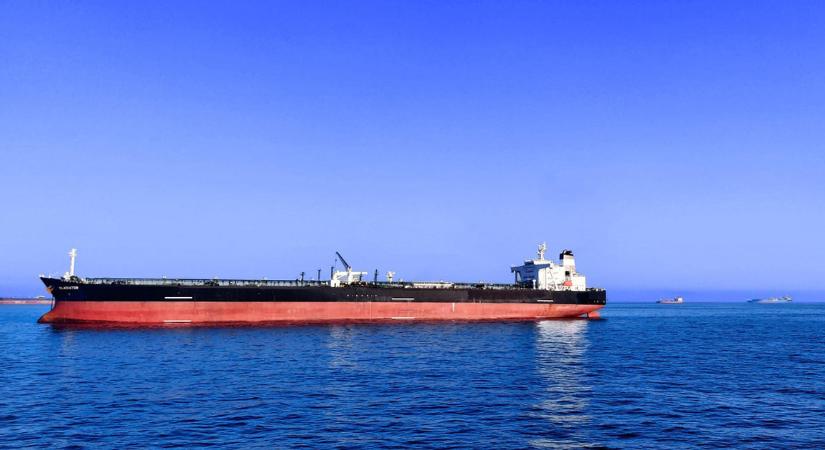 Lezárják a szorost az irániak, amelyen a világ tengeri olajforgalmának ötöde halad át