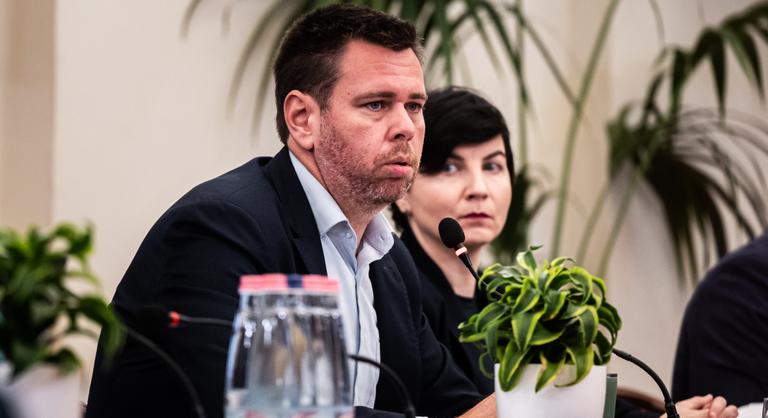 Vitézy Dávid: Az iráni rezsimet támogató brit politikus oldalára állt a főpolgármester több embere