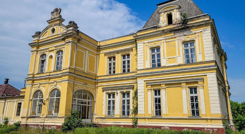 Évszázadok emléke a faluszélen: a kastély, amely még ma is méltóságteljesen áll Öreglakon