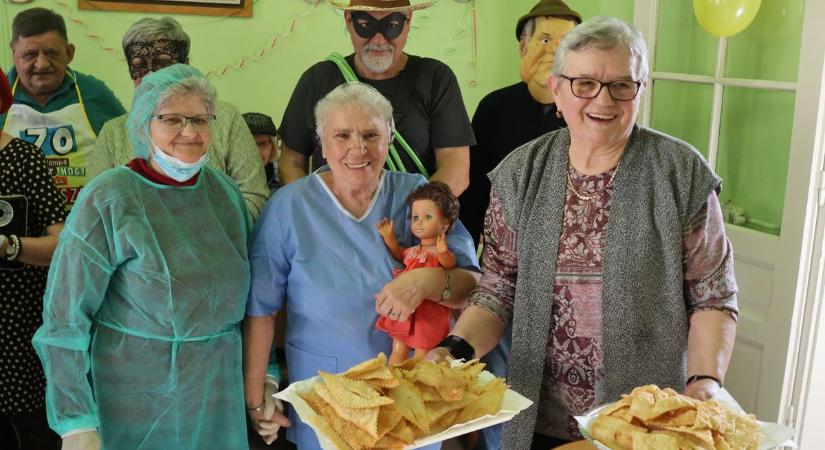 Fánk és csöröge cukor nélkül? A makói cukorbetegek megmutatták, hogyan lehet édes a farsang