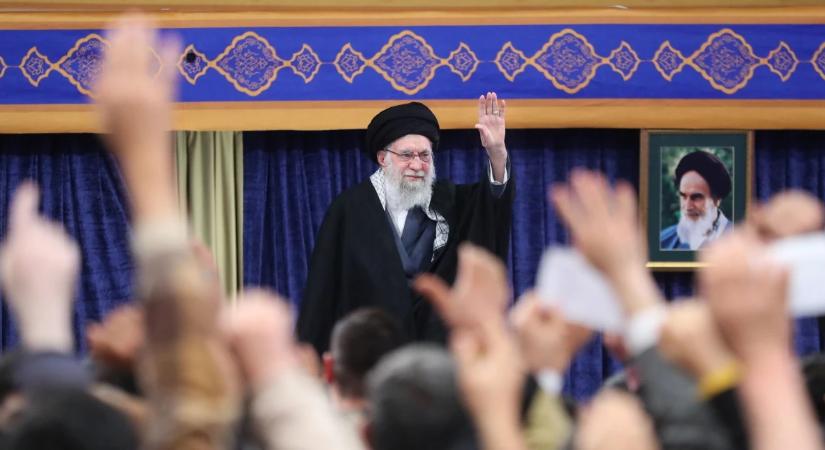 Netanjahu: Számos jel utal arra, hogy Hamenei ajatollah „már nincs többé”