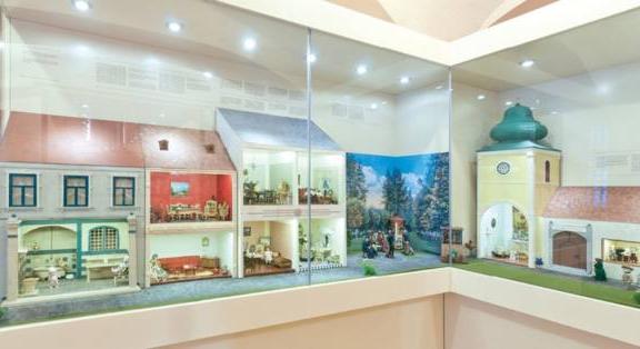 Díszes Társaság – A Moskovszky-gyűjtemény babái