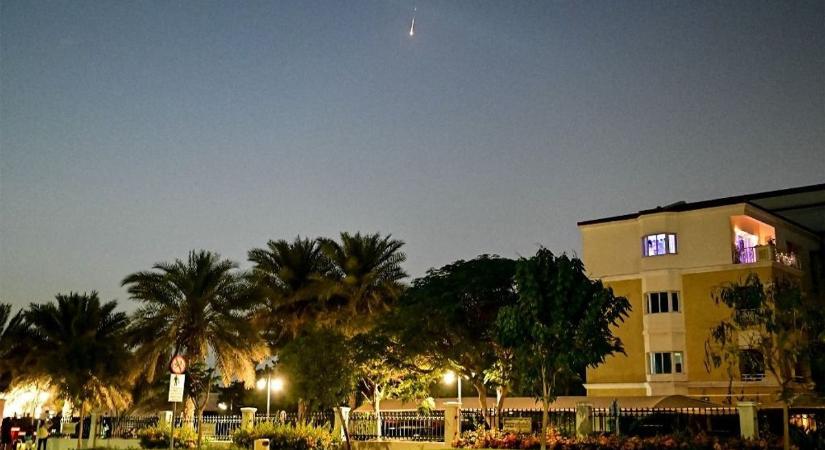 Népszerű influenszer Dubajból a Mandinernek: Folyamatosan záporoznak a rakéták