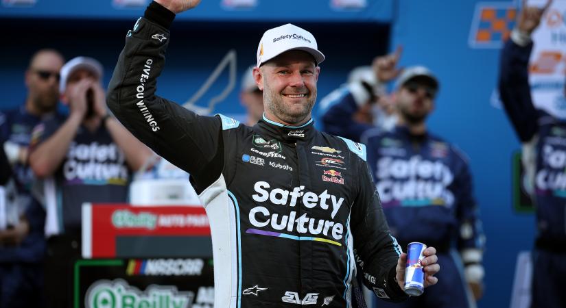 Már a COTA is kipipálva: Shane van Gisbergen nyerte a NASCAR O’Reilly austini futamát