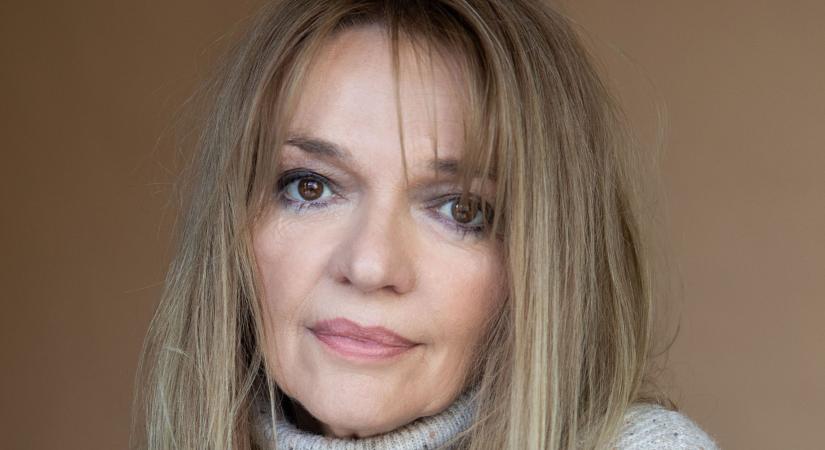 Tari Annamária: Ki kell menteni a gyerekeket a közösségi média fogságából