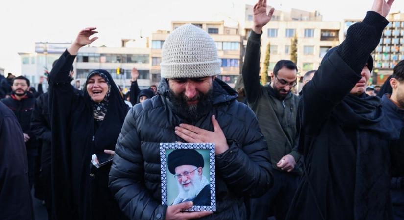 Az iráni állami média is megerősítette Ali Khamenei halálát