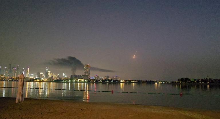 Dubajban élő magyar az Indexnek: A lakosság elsőre megdöbbent a robbanásoktól