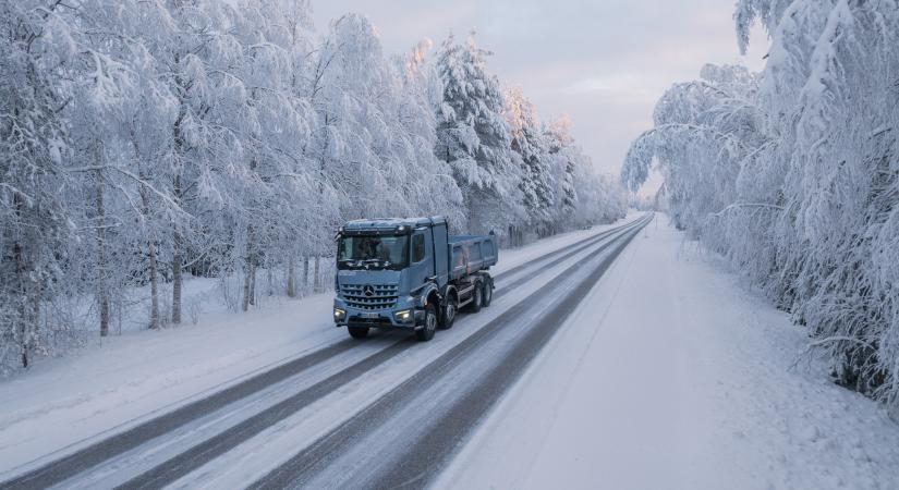 Mercedes-Benz eArocs 400: sikeres téli próbák extrém hidegben