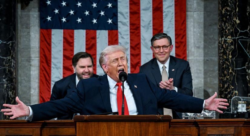 Trump „soha nem látott erővel” fenyegette meg a válaszcsapásra készülő iráni rezsimet