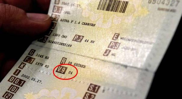 Ezentúl nem kell okmányirodába menni, mobilról, ingyenesen elintézhető az átírás