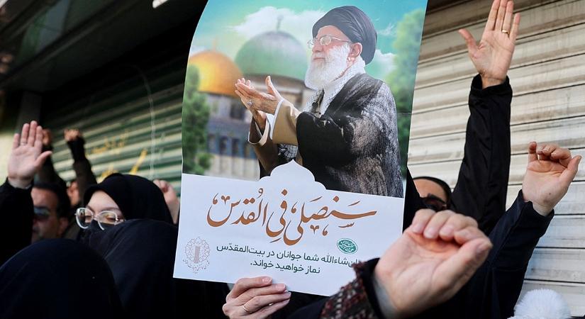 Holtan találták a romok között Irán legfelsőbb vezetőjét