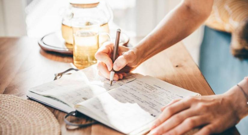 Máglya rakás vagy máglyarakás? 10 kérdéses helyesíráskvíz, ami feladja a leckét