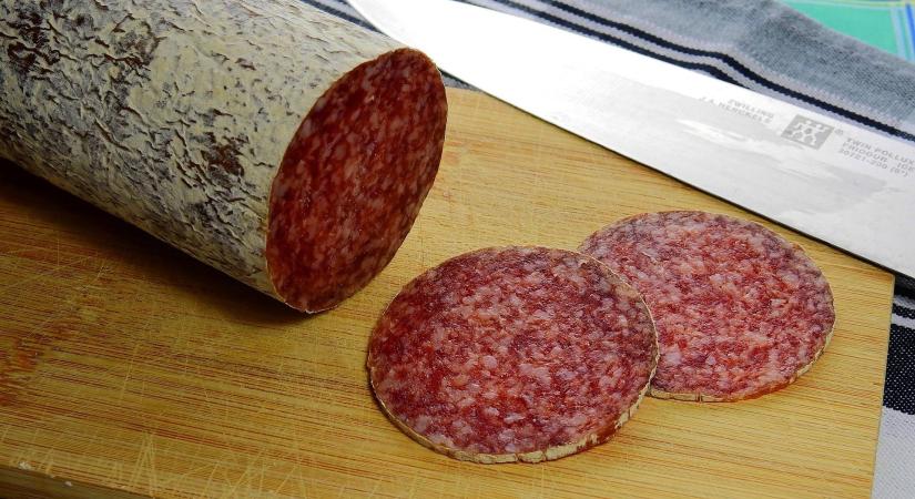 A trükk, amivel harmadáron veszik a Pick szalámit az élelmesek – A magyaroknak már mindent el lehet adni?