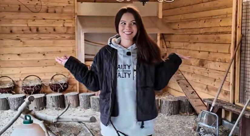 Amit Molnár Miléna művel az ólban, arra még a tyúkok is rácsodálkoztak