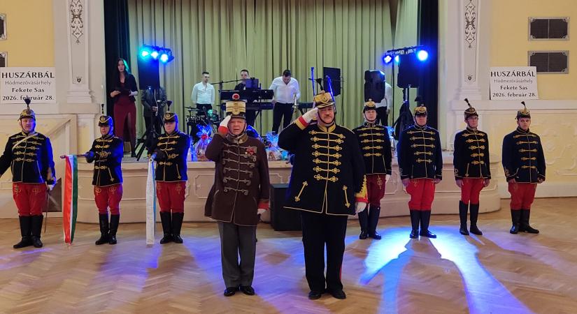 Látványosnak bizonyult a XVII. Huszárbál – videóval
