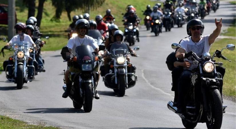 Bőrszerkó és szabadság: ezért bakancslistás egy motoros túra