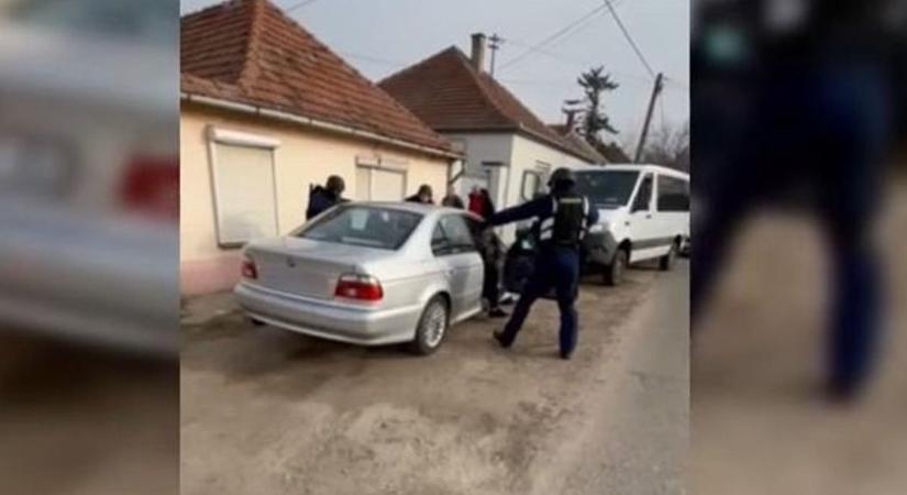 Milliókat kaszált, rendőri akció vetett véget az aljas üzletnek – videó